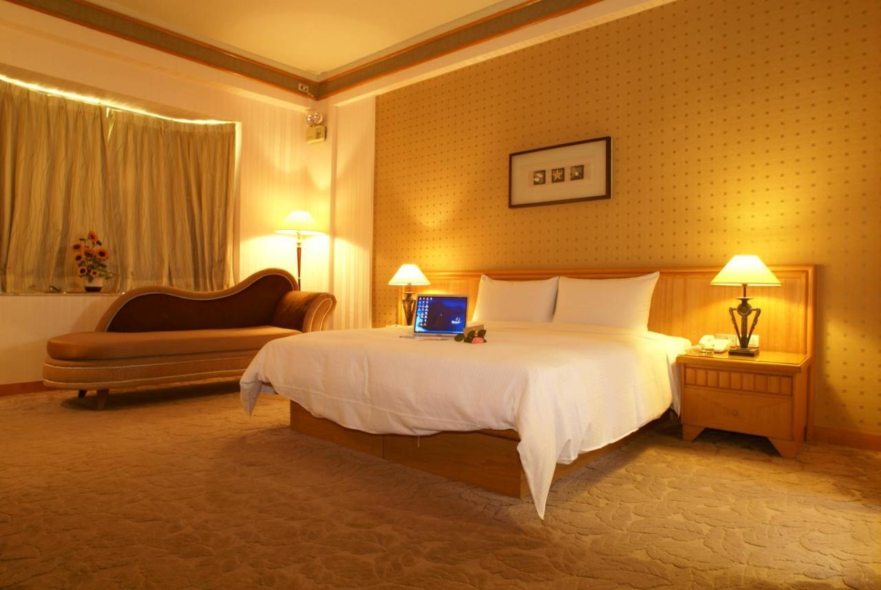Park Motel Città di Chiayi Esterno foto