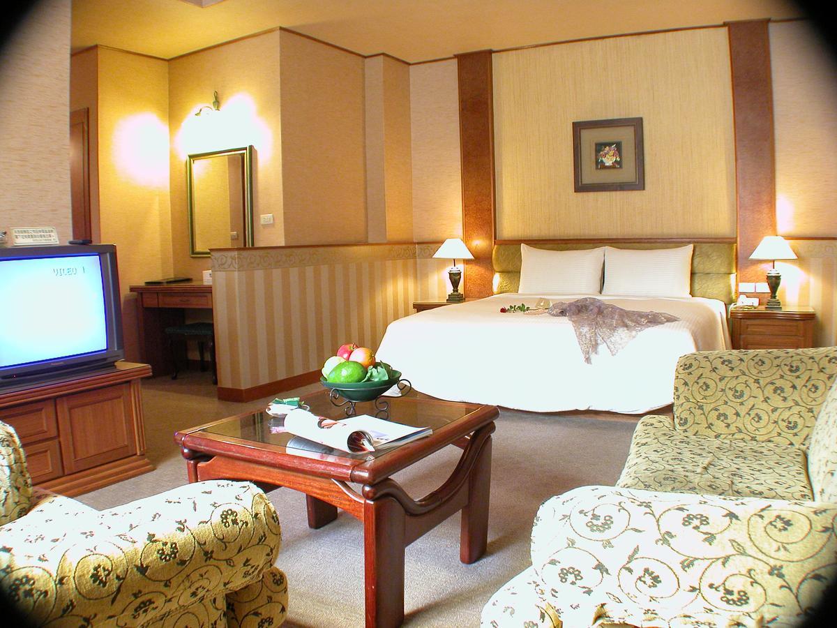 Park Motel Città di Chiayi Esterno foto